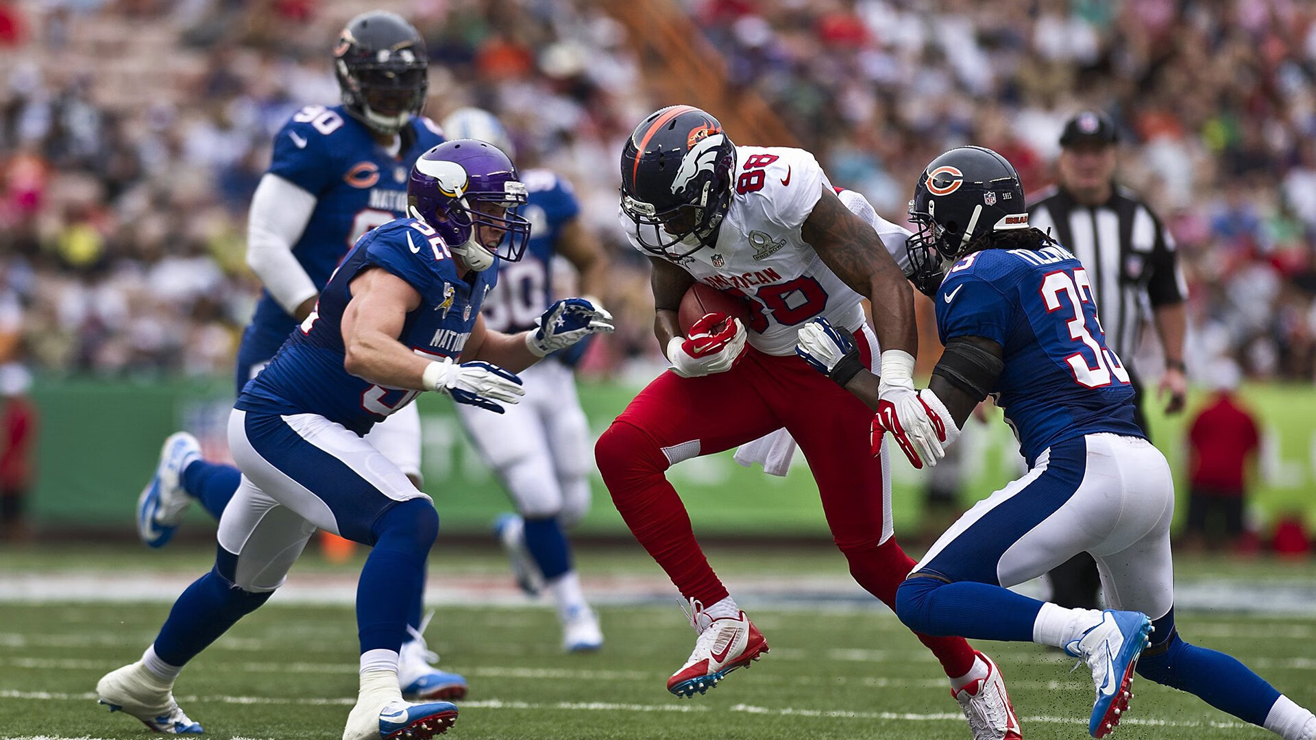 星空·综合体育-拜仁中后场传控稳定无误，拜仁后场球员